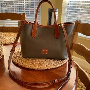Dooney & Bourke Tote